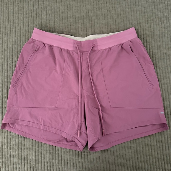 Lululemon Men’s Pink Athletic Shorts- 5 in - Picture 1 of 6